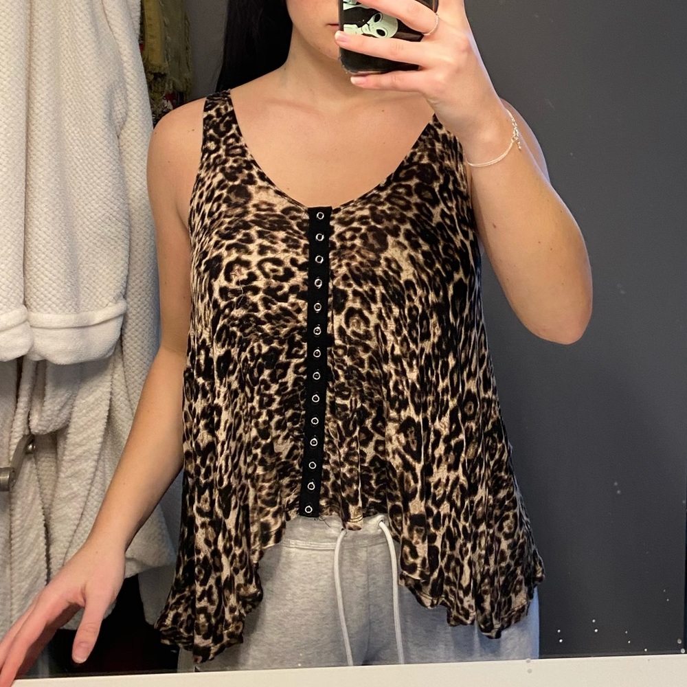 Wet seal cheetah tank